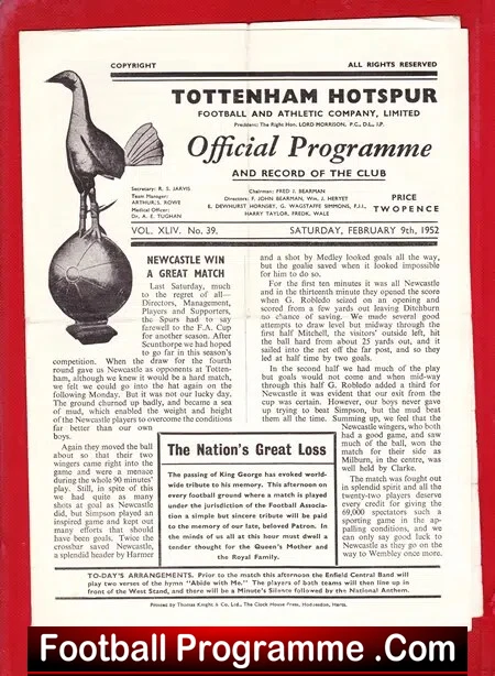 Tottenham Hotspur v Arsenal 1952 - Image 2