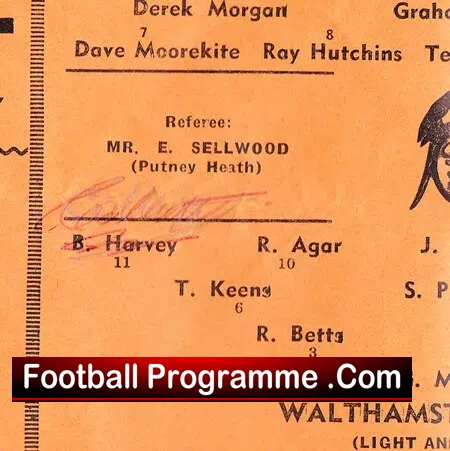 Maidstone United v Walthamstow Avenue 1961 - Signed - Image 4
