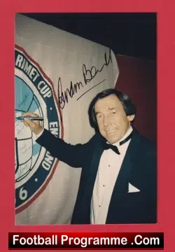 England 1966 Golakeeper Gordon Banks Autograph Signed Picture Postcard - football memorabilia