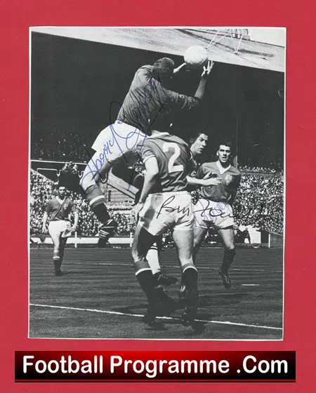 Manchester United Multi Signed Autographed Man Utd 1950's - Image 2