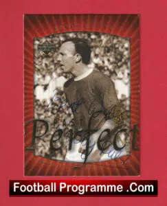 Manchester United Nobby Stiles Autograph Signed Football Card Man Utd