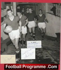Manchester United Multi Signed Bill Foulkes Gregg + Dawson 1960s