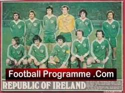 Northern Ireland Football Team Multi Autographed Signed Team Picture 1970's - football memorabilia