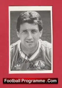 Manchester United Ralph Milne Signed Autograph Man Utd