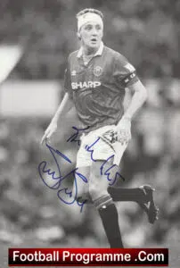 Manchester United Steve Bruce Signed Autographed Picture Man Utd