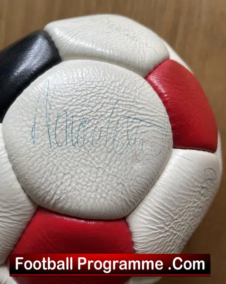 Manchester United Multi Autographed Signed Football Man Utd 1980s - Image 6