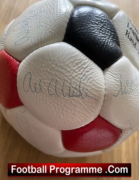 Manchester United Multi Autographed Signed Football Man Utd 1980s - Image 7