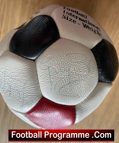 Manchester United Multi Autographed Signed Football Man Utd 1980s - Image 10