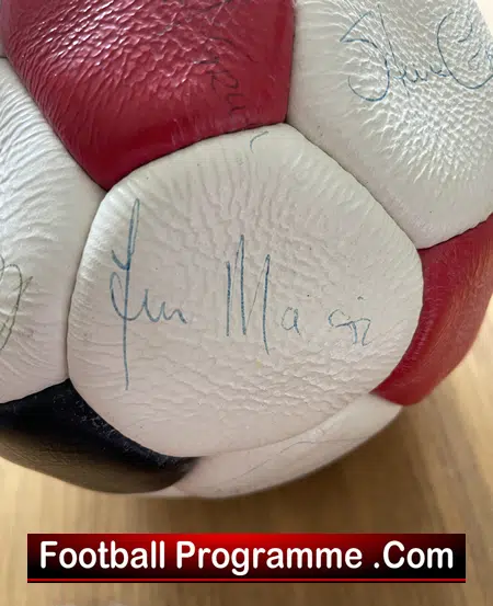 Manchester United Multi Autographed Signed Football Man Utd 1980s - Image 13