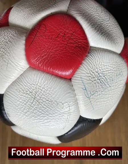 Manchester United Multi Autographed Signed Football Man Utd 1980s - Image 18