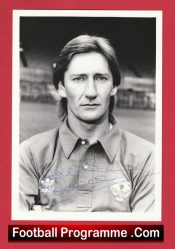 Manchester United Jeff Wealands Autograph Signed Press Picture Man Utd 1983