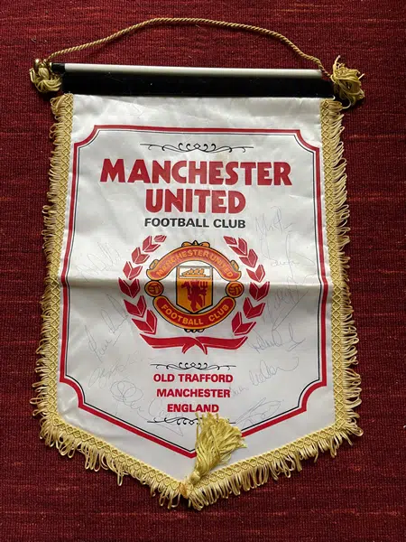 Manchester United Football Pennant Flag - Man Utd Multi Autographed 1990s - Image 2