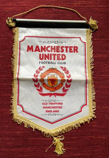 Manchester United Football Pennant Flag - Man Utd Multi Autographed 1990s - Image 5
