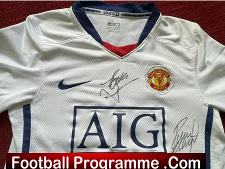 Manchester United Multi Signed Autographed Football Shirt Ronaldo + Tevez ETC - Image 3