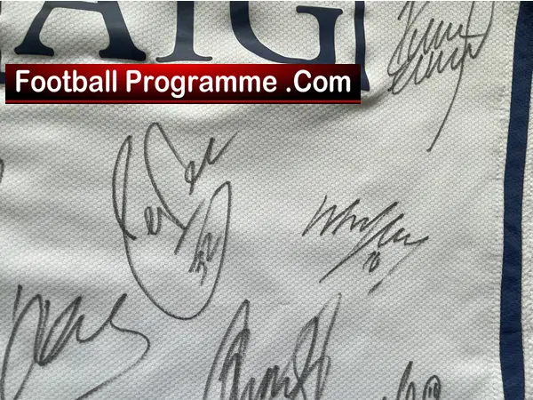 Manchester United Multi Signed Autographed Football Shirt Ronaldo + Tevez ETC - Image 5