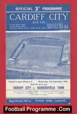  Huddersfield Town v Manchester City 1961 - Friendly + Denis Law Football Programme .COM Football Programmes Memorabilia