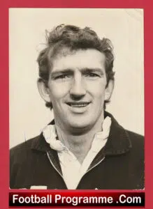 Manchester United Alex Stepney Autograph Signed Press Picture Man Utd 1970