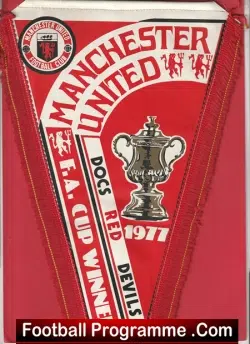 Manchester United Old Football Pennant Flag - Man Utd 1970's - football memorabilia