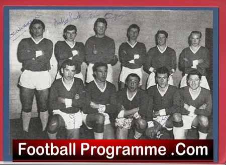Manchester United Football Team Multi Signed Picture 1959 - 1960 Youth - Image 2