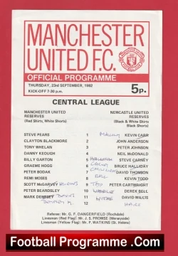 Manchester United v Newcastle United 1982 - Reserves + Peter Beardsley - football programme