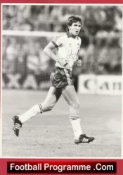 Manchester United Northern Ireland Norman Whiteside Autograph Signed Press Photograph