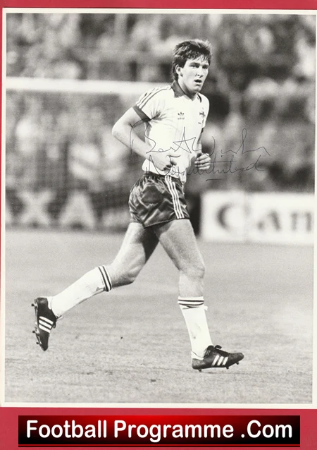 Manchester United Northern Ireland Norman Whiteside Autograph Signed Press Photograph - Image 2