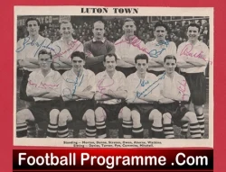  Luton Town v Manchester United 1971 - Man Utd Football Programme .COM Football Programmes Memorabilia