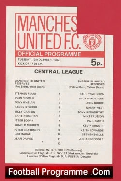  Manchester United v Huddersfield Town 1983 - Reserves Lou Macari Football Programme .COM Football Programmes Memorabilia