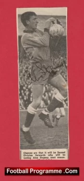 Manchester United Alex Stepney Autograph Signed Picture Man Utd Goalie