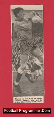 Manchester United Alex Stepney Autograph Signed Picture Man Utd Goalie