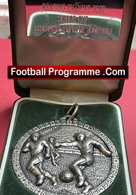 Reading Evening Post Senior Cup Assistant Referee Medal 2000/01 - Image 4