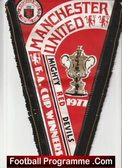 Manchester United Pennant Flag Man Utd FA Cup Winners 1977 - football memorabilia