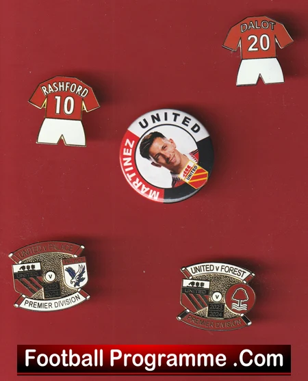 Manchester United Football Badge Collection Man Utd Badges X 5 - Image 2