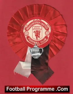 Manchester United Pennant Flag Man Utd 1970s - football memorabilia
