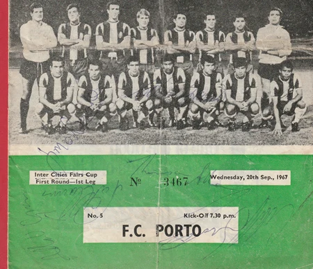 Hibernian Hibs v Porto 1967 - Fairs Cup Multi Signed Autographed - Image 3