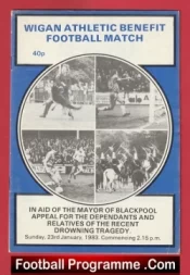 Wigan Athletic v Blackpool 1983 – Bobby Charlton + George Best