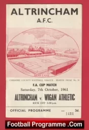  Altrincham v Wigan Athletic 1961 - FA Cup Football Programme .COM Football Programmes Memorabilia