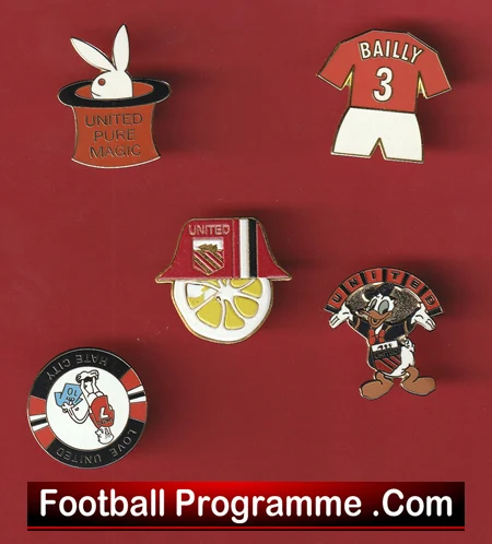 Manchester United Football Badge Collection Man Utd Badges X 5 - Image 2