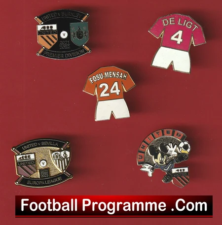 Manchester United Football Badge Collection Man Utd Badges X 5 - Image 2