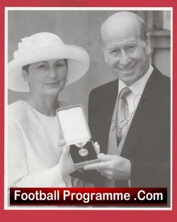 Manchester United Bobby Charlton Signed Picture Man Utd Knighthood - football memorabilia