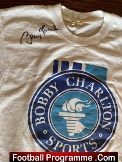 Manchester United Bobby Charlton Sports Signed Football Shirt Man Utd 1970s - Image 6