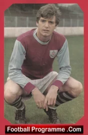 Burnley Willie Morgan Autograph Signed 1970s