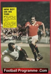 Manchester United Arthur Albiston Autograph Signed Picture Man Utd