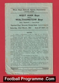 Vintage football programme cover: West Ham Boys vs Walthamstow Boys, 22 March 1952, with notes and match details.