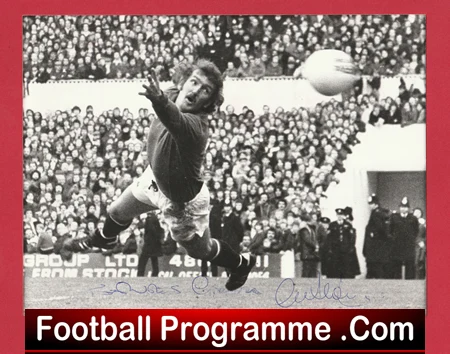Manchester United Alex Stepney Signed Press Photograph Photo 1978 - Image 2