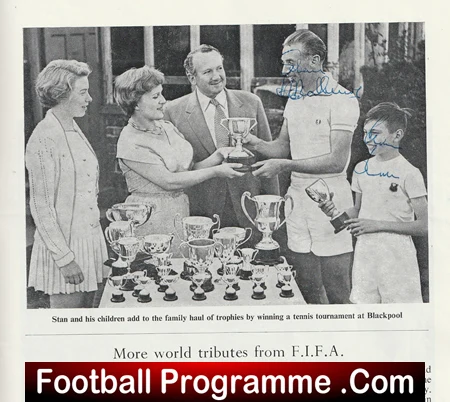 Stanley Matthews X1 v World Stars 1965 - Multi Signed Autographed - Image 10