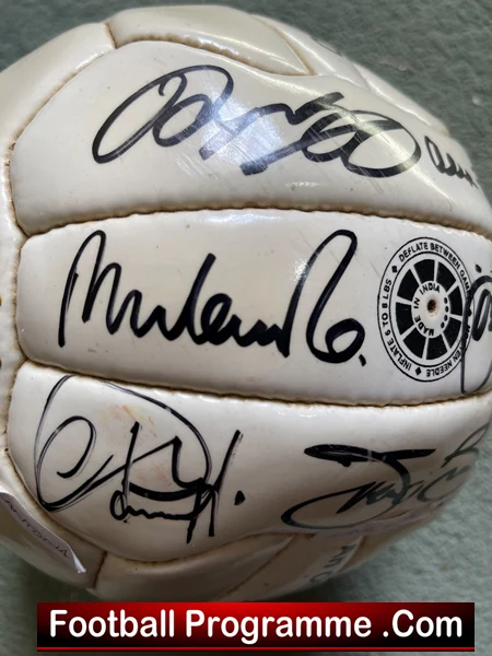Manchester United Multi Signed Football Ball 1990s Ferguson Cantona Beckham - Image 8