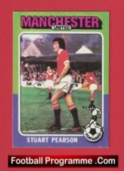 Manchester United Stuart Pearson Autograph Signed Football Card Man Utd