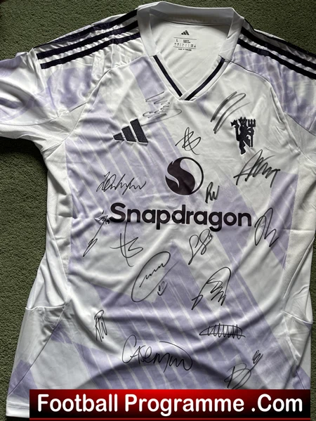Manchester United Multi Autographed Signed Away Football Shirt 2025 - 2026 - Image 2