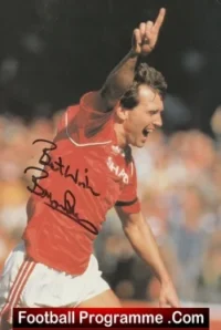 Manchester United Bryan Robson Autographed Signed Picture Man Utd